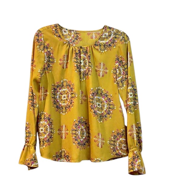 W5 Tops - 🦃 2/$20 NWOT W5 Gold Blouse with Floral Spheres Size M*